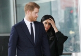 Harry và Meghan Markle ''chịu đòn'