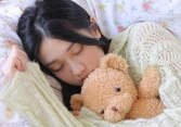 6 thói quen khi ngủ thường thấy ở những người trẻ lâu, sống thọ