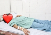 Người đàn ông bị viêm màng não sau 10 ngày ăn lòng lợn