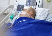 Lội nước mưa, người đàn ông suýt chết vì suy đa tạng: 4 triệu chứng cần cấp cứu ngay!