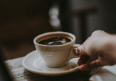 Phạm phải 'cấm kỵ lớn' khi uống cà phê sáng, người đàn ông bị loét dạ dày