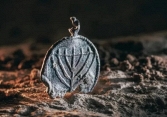 Mặt dây chuyền chì với dấu ấn Do Thái cổ hiếm có được tìm thấy ở Jerusalem