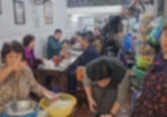 Chủ quán phở ở Hà Nội nói về nam TikToker ngồi xe lăn: 'Không có như trên mạng đâu, chú ấy ăn xong vẫn tươi cười đi ra'
