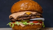 Chiếc burger 11.000 USD sang trọng không dành cho người có tiền, mà cho người được chọn