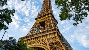 Pháp sẽ khắc tên 72 nữ học giả xuất chúng lên tháp Eiffel để tôn vinh phụ nữ trong khoa học