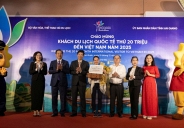 Việt Nam đón khách du lịch quốc tế thứ 20 triệu, ghi dấu mốc tăng trưởng chưa từng có trong 65 năm qua