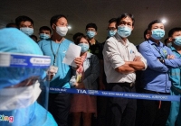 COVID-19: Chưa phát hiện nguồn lây tại sân bay Tân Sơn Nhất, Hà Nội phát hiện thêm 2 ca