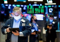 Chứng khoán Mỹ giảm điểm khi các ngân hàng đồng loạt bán tháo