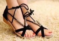 Những mẫu giày sandals cực chất cho ngày Hè năng động