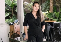 Nữ ca sĩ xinh đẹp đổi nghề thành kỹ sư phần mềm vì đại dịch COVID-19