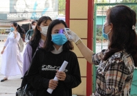 TP.HCM cho học sinh lớp 9 và 12 đi học lại