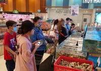 Tôm càng xanh giảm giá sâu giá chỉ còn 280.000 – 300.000 đồng/kg