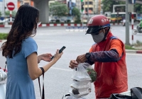 TP.HCM ra công văn khẩn liên quan đến việc người dân không thể mua thức ăn mang về