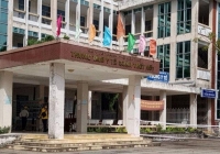 Vụ bé gái 13 tuổi được tiêm vaccine phòng COVID-19: Giám đốc Trung tâm Y tế quận bị đình chỉ