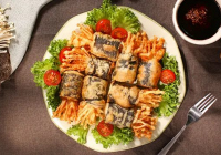 Món ngon mỗi ngày: Rong biển cuộn nấm kim châm


