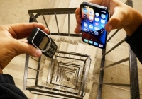 Thử độ bền iPhone 13 Pro Nokia 3310, kết quả sẽ khiến bạn bất ngờ