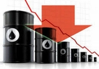 Giá dầu đồng loạt giảm mạnh, dầu Brent về mức 82 USD/thùng