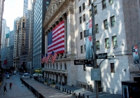 S&P 500 mất điểm vào lúc đóng cửa do biến thể Omicron