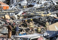 Hình ảnh lốc xoáy tàn phá bang Kentucky làm hàng chục người thiệt mạng