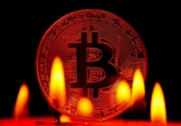 Bitcoin và loạt tiền ảo rơi tự do, thị trường 'đỏ lửa'