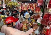 Nhộn nhịp thị trường đồ cúng 'ông Công, ông Táo'