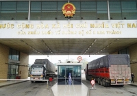 Trung Quốc lại tạm dừng thông quan tại cửa khẩu với Lào Cai
