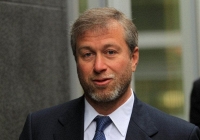 Abramovich bán Chelsea lấy tiền ủng hộ người dân Ukraina