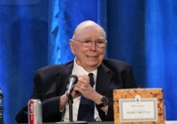 Tỷ phú Charlie Munger cảnh báo cho các nhà đầu tư thế hệ Z