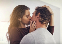 Hôn nhau 4 phút mỗi ngày có thể giảm nguy cơ sâu răng