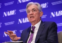 Chủ tịch Jerome Powell báo hiệu Fed sẽ tăng lãi suất thêm nửa điểm vào tháng 5
