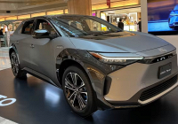 Toyota sử dụng công nghệ tẩy sơn mới để 'trang điểm' cho ô tô
