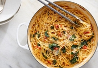 Cách nấu món Mì Ý khoai tây cà chua cùng cải xoăn