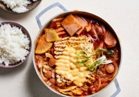 Món ngon mỗi ngày: Lẩu quân đội kiểu Hàn Quốc