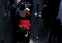 Hồng Kông sắp giảm thời gian cách ly COVID-19 đối với du khách

