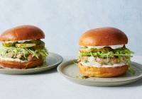 Món ngon mỗi ngày: Hamburger hải sản sốt Mayonnaise