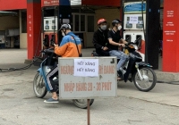 Treo bảng 'hết xăng', nhiều cây xăng bị lập biên bản
