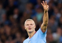 Erling Haaland ghi hat-trick thứ hai trong tuần tại Premier League: Cá gặp nước!