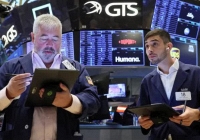 Chứng khoán Mỹ lao dốc, Dow Jones mất hơn 500 điểm