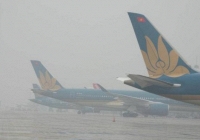 Hoãn, hủy nhiều chuyến bay do ảnh hưởng của cơn bão số 5