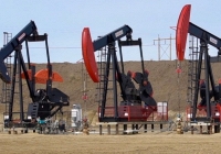 Giá xăng dầu ngày 7/12: Dầu thô tiếp tục trượt dốc