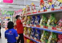 Thị trường quà Tết đã bắt đầu náo nhiệt