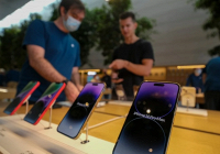 Reuters: Nhà cung cấp màn hình cho Apple, Samsung muốn xây nhà máy ở Việt Nam