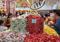 Người dân TP.HCM đã bắt đầu đến các siêu thị để mua sắm Tết