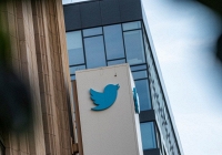 Chuyện gì đang xảy ra với Twitter: Thanh lý hàng loạt đồ đạc, từ logo chim xanh đến máy pha cà phê