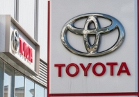 Toyota là nhà sản xuất ô tô bán chạy nhất thế giới