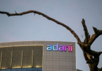 Tập đoàn Adani có kế hoạch cắt giảm cắt giảm đầu tư sau khi mất hơn 110 tỷ USD vốn hóa

