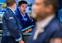 Chứng khoán thế giới trầm lắng trong phiên giao dịch cuối tuần