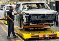 Ford tạm dừng sản xuất và vận chuyển F-150 Lightning chạy điện do vấn đề về pin