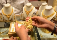 Giá vàng thế giới tiếp tục xu hướng giảm