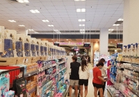 Siêu thị giảm giá mạnh thực phẩm, gia vị và đồ dùng gia đình